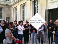 Journées Ligeo 2014 (jpg - 1599 Ko) - <p class="description">Laurent Le Bon accueille la communauté Ligeo dans la cour de l'hôtel Salé, avant la visite privée du Musée Picasso</p>