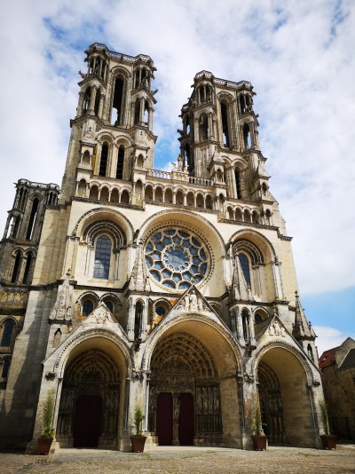 img_20190606_155349.jpg (jpg - 2265 Ko) - <p class="description">Cathédrale Notre-Dame de Laon</p>